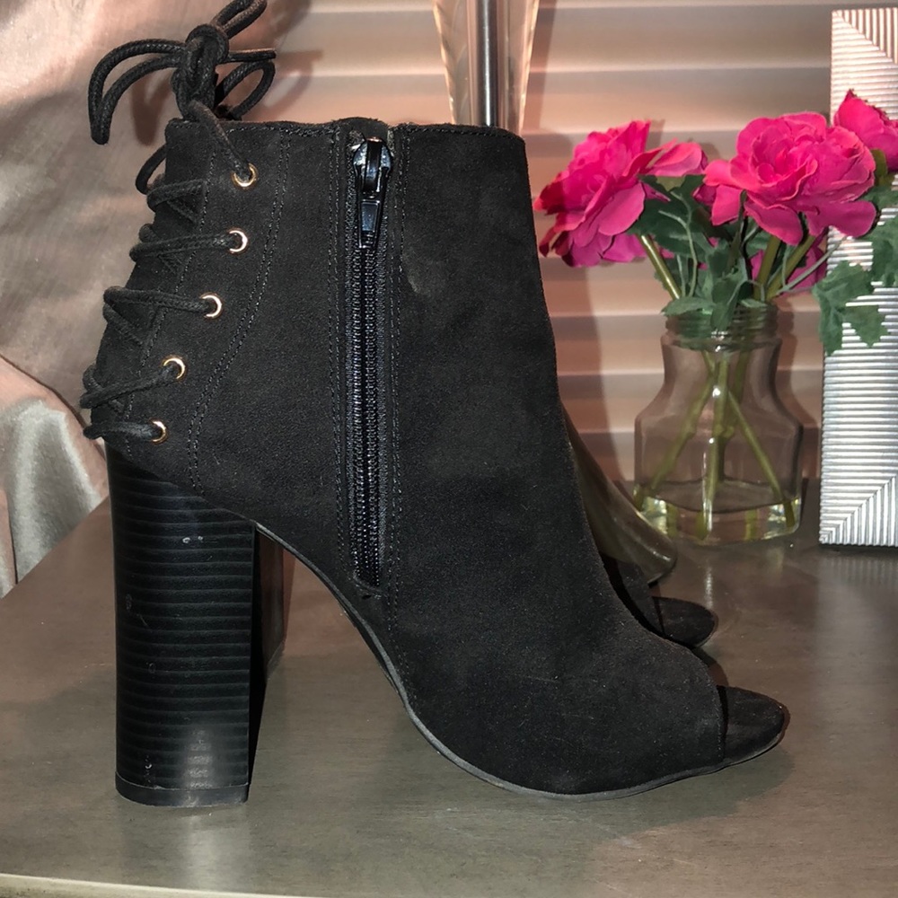 Black peep toe ankle boots size 7
